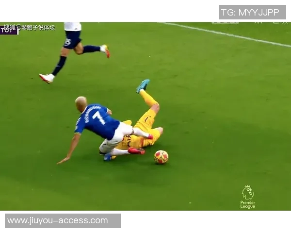 英超激战尤文图斯大胜AC米兰点球大战引发全场狂欢点评