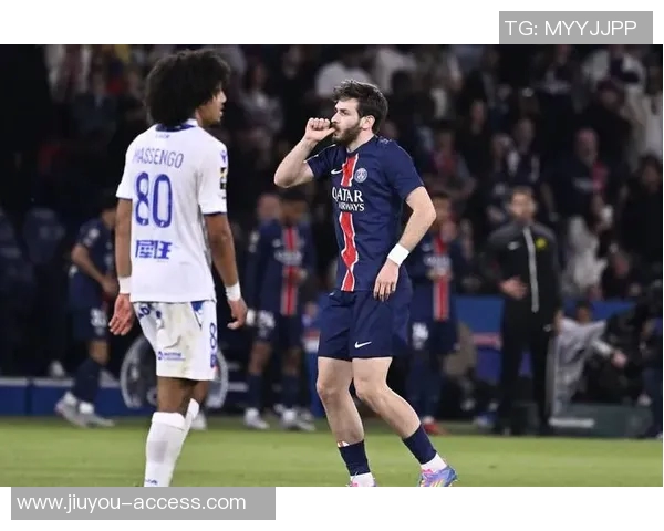 中超联赛惊现冷门巴黎圣日耳曼与那不勒斯战平引发热议