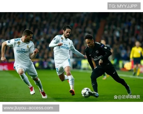 德甲激战：拜仁与皇马2比2平局引发争议判罚全场沸腾