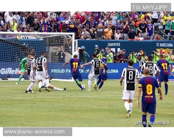 巴萨友谊赛大胜里昂五球逆转瞬间引发全场热烈欢呼集锦回顾